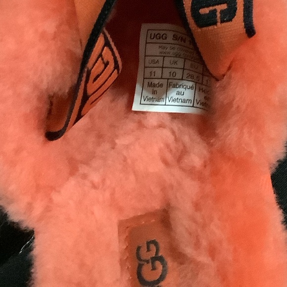 UGG GIRLS FURRY SLIPPERS SIZE 11 - Picture 6 of 6